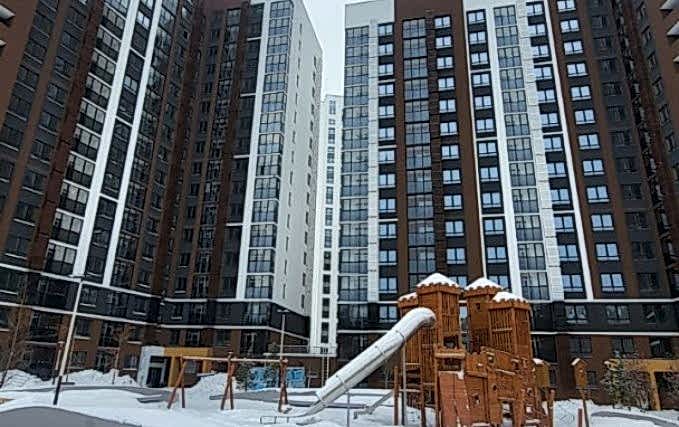 Остекление балконов, установка входных групп и дверей  в ЖК "Ботаника LIFE" 2