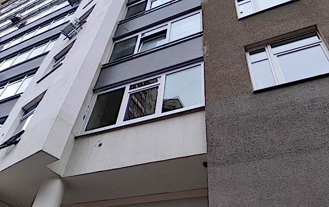 Замена окон от застройщика на шумозащитные семикамерные окна  Veka 70 4