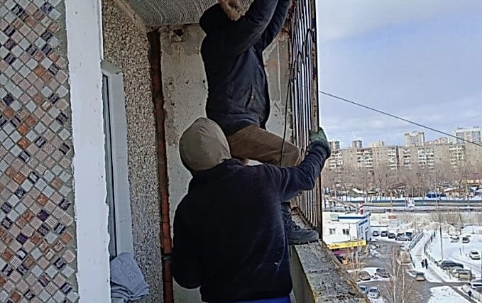 Остекление лоджии на последнем этаже 2