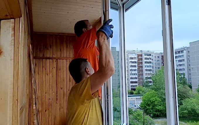 Установка окон Veka и отделка лоджии 2
