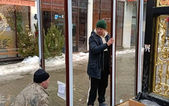 Остекление входной группы магазина 2