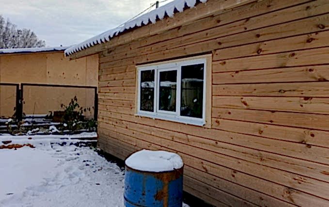 Установка окон в садовом домике 2