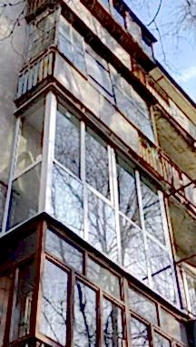 Монтаж алюминиевого балкона с тонировкой