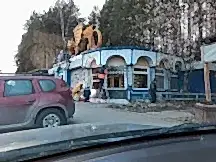 Устранение последствий аварии с Порше Каен в павильоне у стеллы Европа-Азия